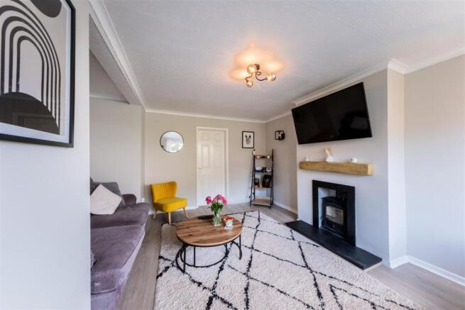 28 Oathills Drive-010.jpg