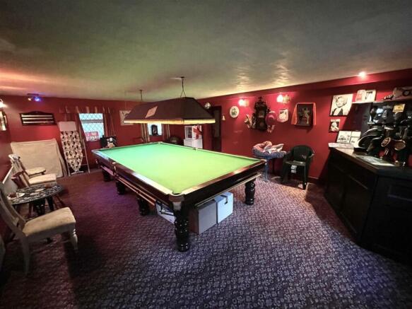 GAMES ROOM :