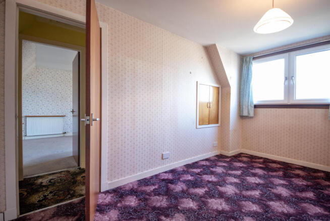 Bed 2 and Hall