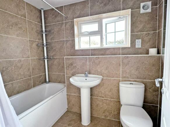 Bathroomdp.jpg