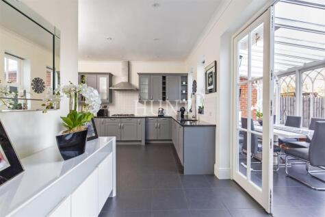 Brandesbury Square, Woodford Green, Essex