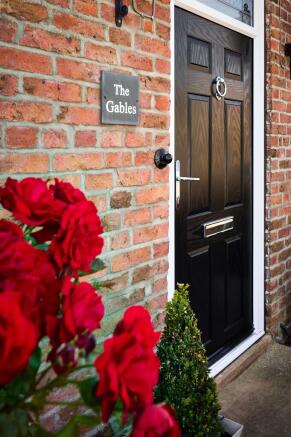 5 bed Detached for sale Image 4