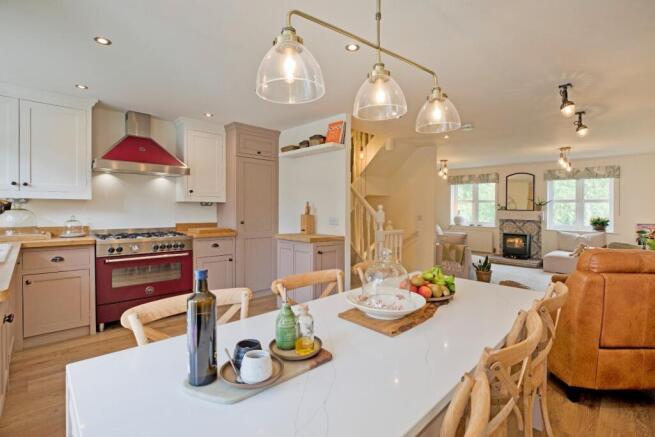 4 bed Town House for sale Image 5
