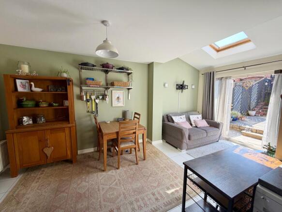 4 bed Town House for sale Image 8