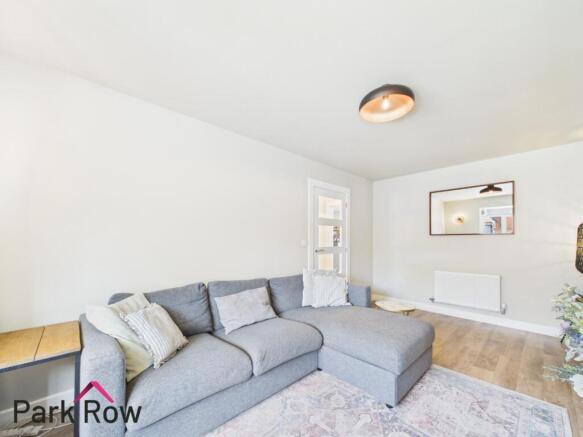 5 bed Detached for sale Image 10