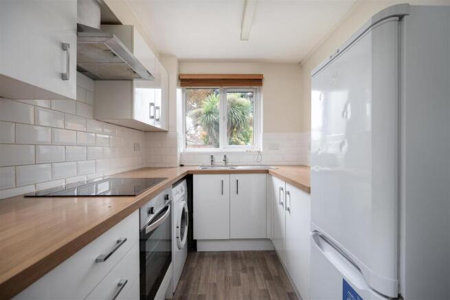 Caroline Close, West Drayton photo 4