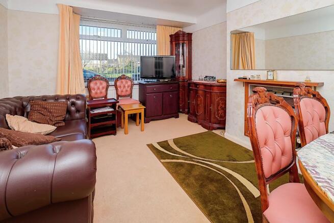 Lounge/Dining Room