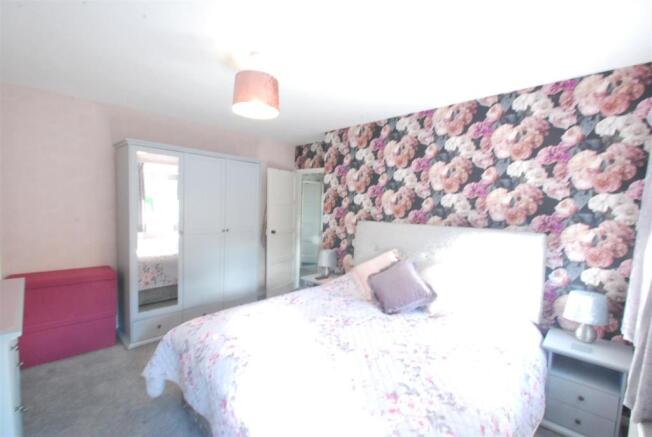 19 weav bed1.JPG
