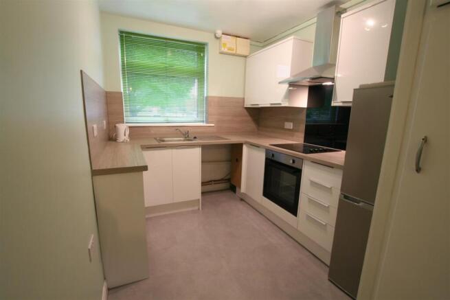 elmfieldgardens,27kitchen.JPG