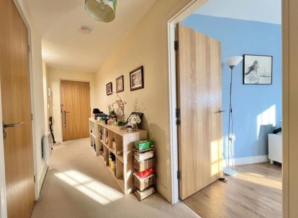 2 bed Apartment for sale Image 5