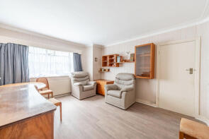 16, Green Verges, Stanmore HA7 2SN