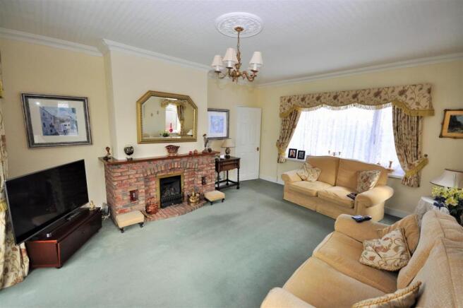SITTING ROOM
