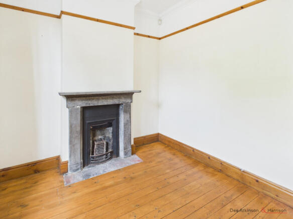 4 bed House to rent Image 8