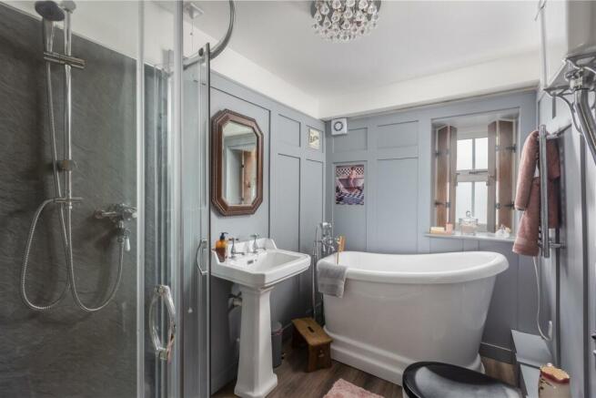 Hill Cottages 6 Bathroom-1.jpg