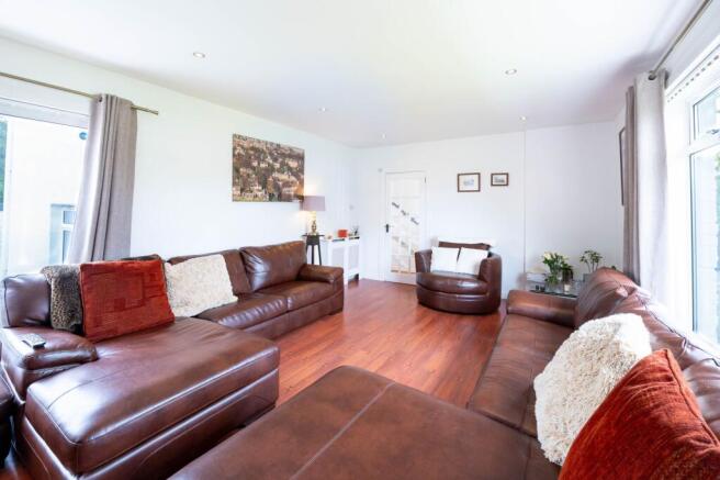 Murieston Drive, Livingston, EH54 photo 4