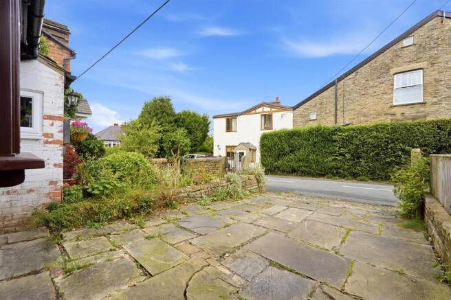 Moss Lane, Bollington SK10 5LE photo 4