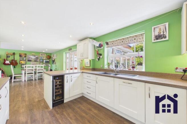 Dining kitchen