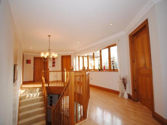 GALLERIED LANDING