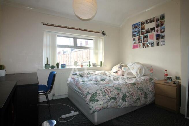 3 bed House to rent Image 6