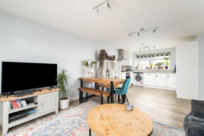 Kitchen / Living Room