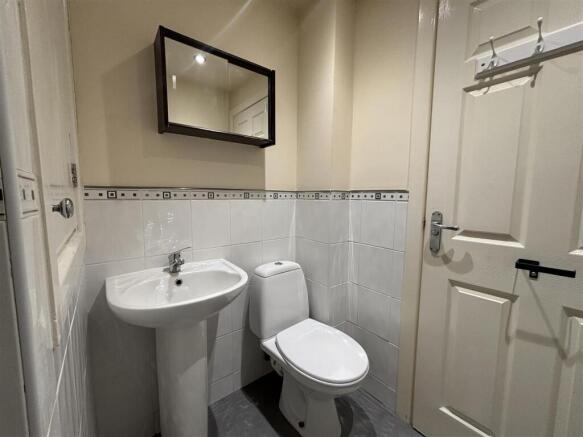 1 bed Apartment to rent Image 8