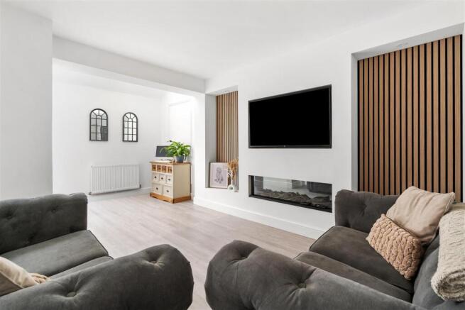 4 bed Semi-Detached for sale Image 8