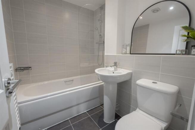 3 bed Terraced for sale Image 12