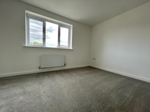 3 bed Detached to rent Image 8