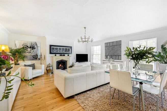 Sitting/Dining Room
