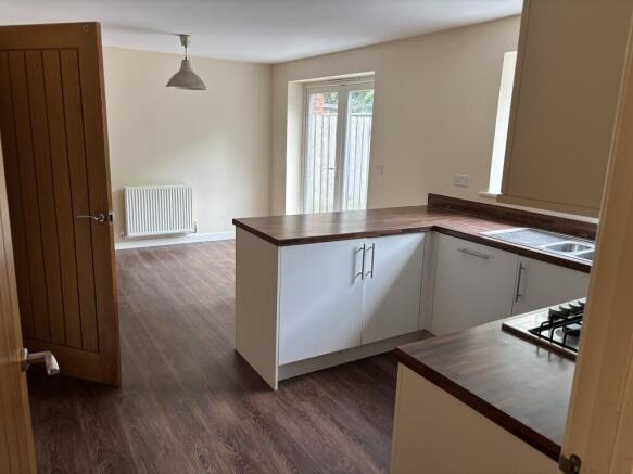 4 bed Detached for sale Image 7
