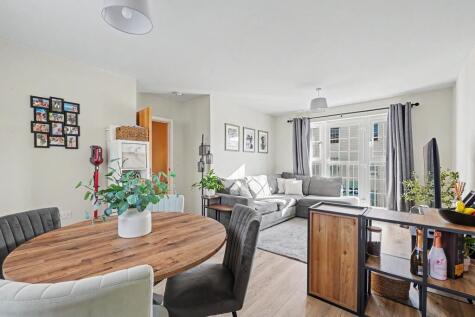 Higham Avenue, Snodland, ME6