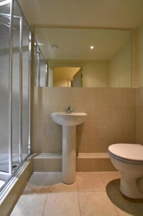 1 bed Apartment to rent Image 4