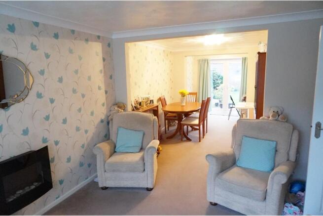 Lounge/Dining Room