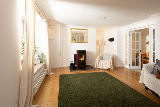 12PalaceStreet-LivingRoom-1.jpg
