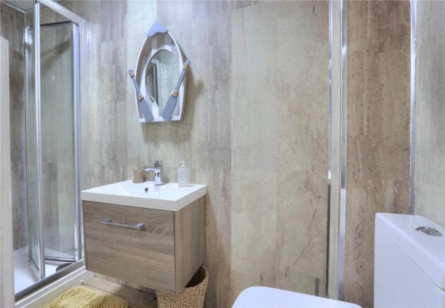 4 bed Semi-Detached for sale Image 12