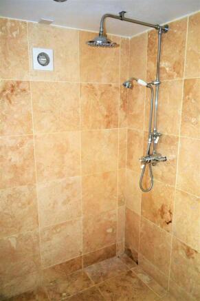 Wet Room/w.c.