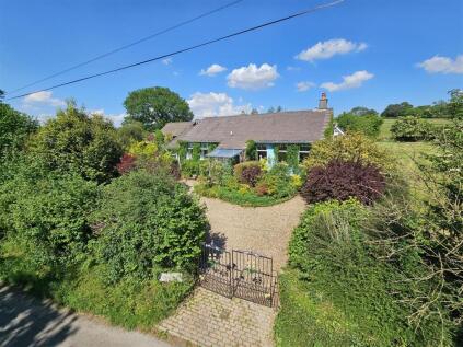 Sampford Spiney, Yelverton