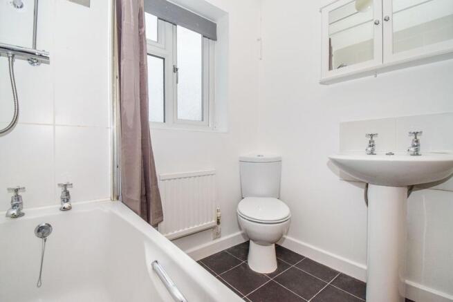 Family Bathroom / WC