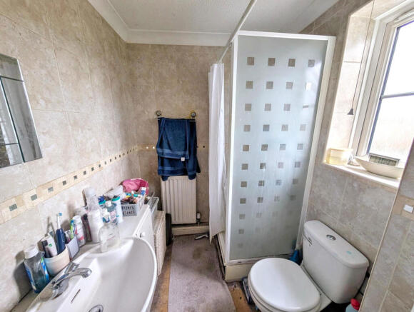 4 bed Detached for sale Image 6
