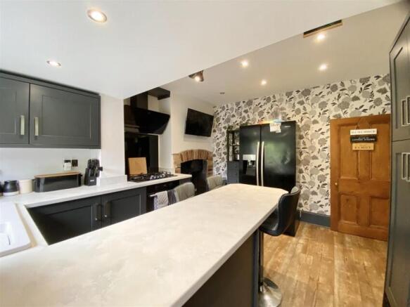 3 bed Detached for sale Image 6