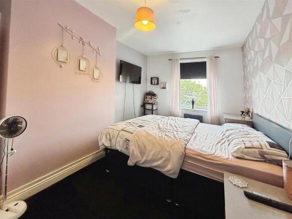 3 bed Terraced for sale Image 8
