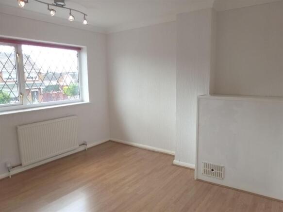 BEDROOM 1 (FRONT)