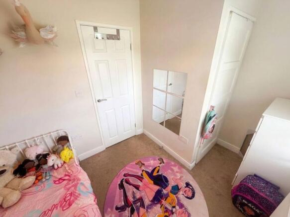 3 bed Terraced for sale Image 12