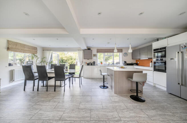 1359067-11-68daaf...