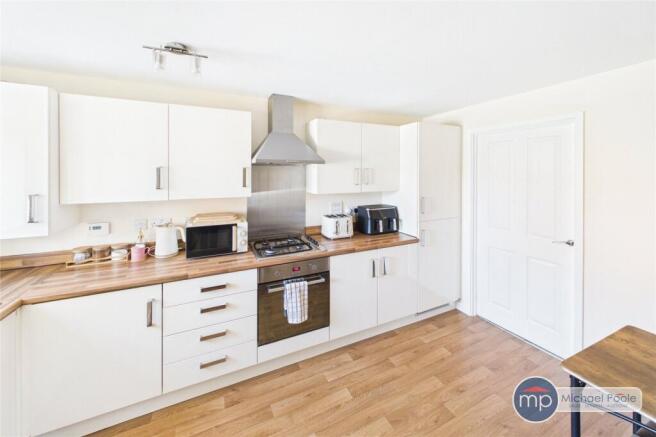 3 bed Semi-Detached for sale Image 6