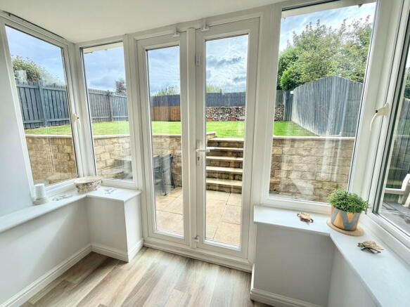 4 bed Detached for sale Image 8