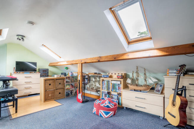 3 bed Bungalow for sale Image 11
