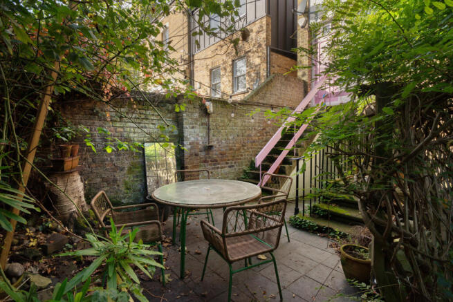 239359 - WICKHAM-ROAD-SE4-18.jpg