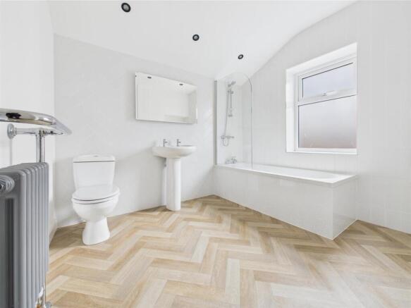 4 bed Terraced for sale Image 9