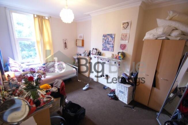 8 bed Terraced to rent Image 4